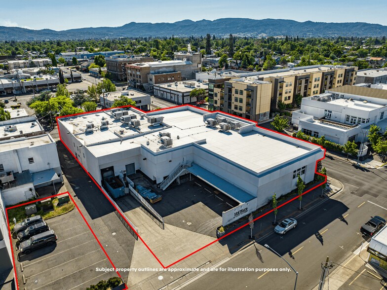 33 N Fir St, Medford, OR à vendre - Photo de l’immeuble – Image 2 sur 41