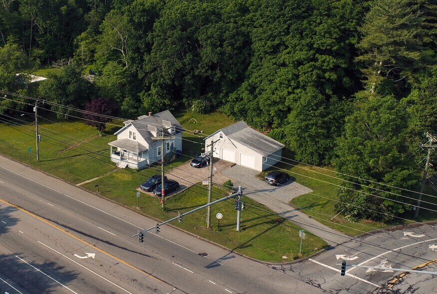 414 Liberty St, Pawcatuck, CT à vendre - Aérien – Image 1 sur 8