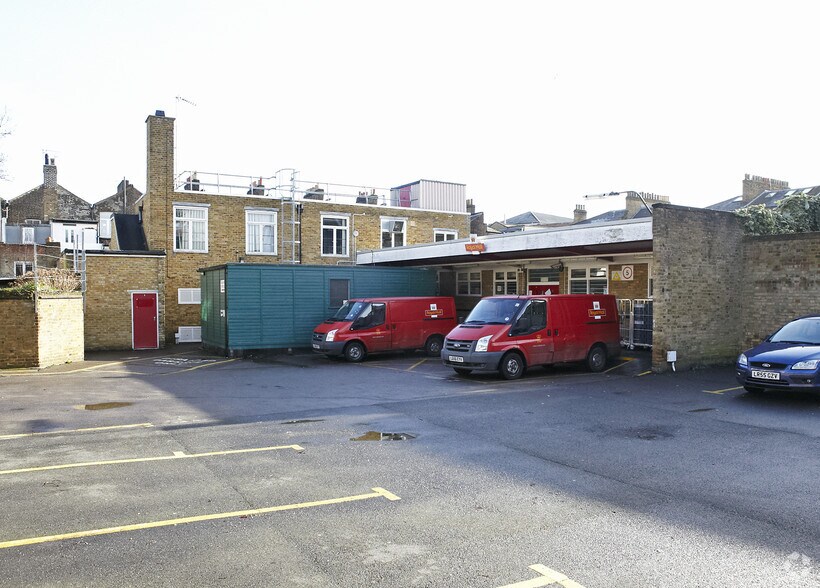 2 Hamilton Ln, Londres à vendre - Photo principale – Image 1 sur 9