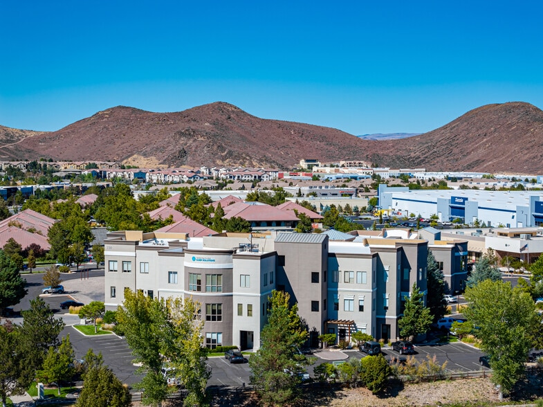 730 Sandhill Rd, Reno, NV à louer - Photo de l’immeuble – Image 3 sur 15