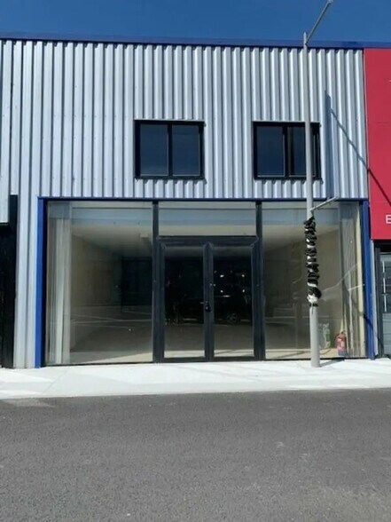 Local commercial dans La Teste-de-Buch à louer - Photo de l’immeuble – Image 2 sur 7