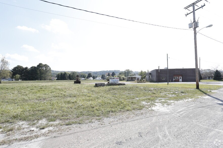 242 Hampton Ave, Punxsutawney, PA à vendre - Photo de l’immeuble – Image 2 sur 2