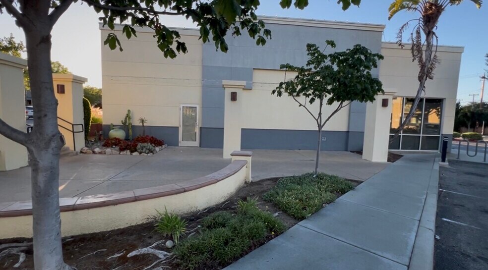 22390 Homestead Rd, Cupertino, CA à louer - Photo de l’immeuble – Image 3 sur 14