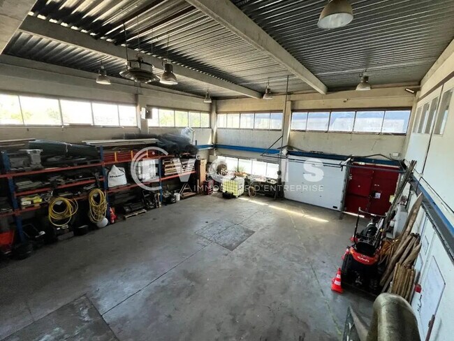 Plus de détails pour Bureau, Local d'activités à louer