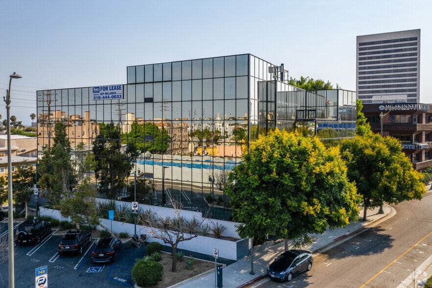11022 Santa Monica Blvd, Los Angeles, CA à louer - Photo de l’immeuble – Image 2 sur 3