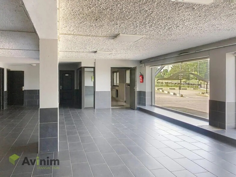 Local d'activités dans Épinal à vendre - Photo de l’immeuble – Image 1 sur 15