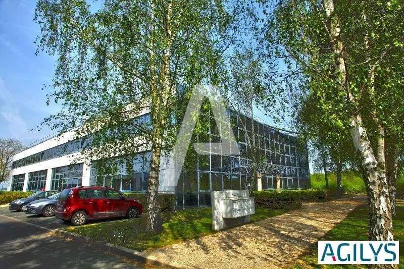 Local d’activités dans Saclay à louer - Photo de l’immeuble – Image 3 sur 10