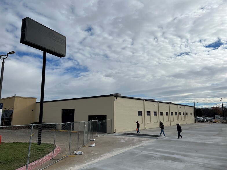501-511 W University Dr, Denton, TX à louer - Photo de l’immeuble – Image 3 sur 5