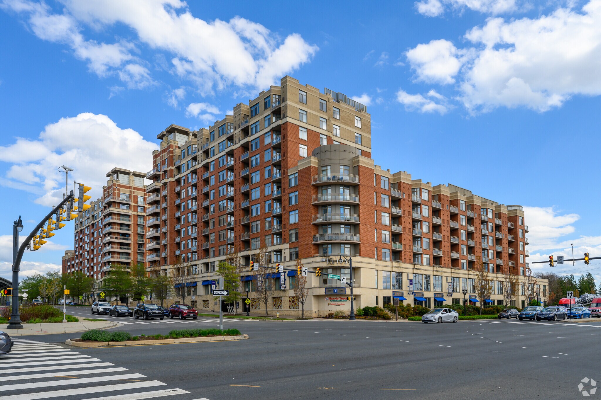 3600 S Glebe Rd, Arlington, VA à louer Photo principale– Image 1 sur 14