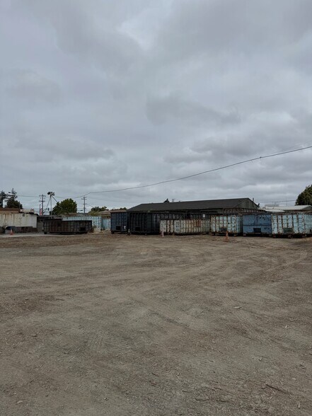 23555 Saklan Rd, Hayward, CA à vendre - Photo de l’immeuble – Image 2 sur 3