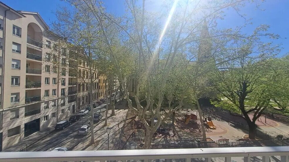 7 Rue Marc-Antoine Petit, Lyon à louer - Photo de l’immeuble – Image 1 sur 1