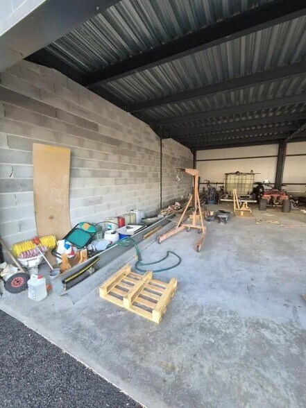 Industriel/Logistique dans Alès à louer - Photo intérieure – Image 2 sur 4