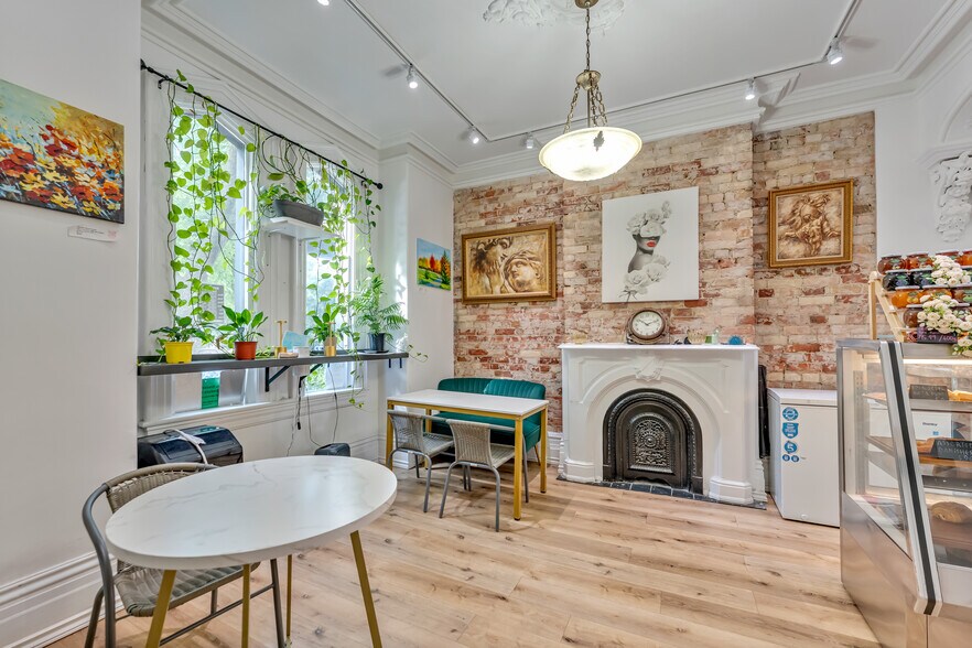 290 E Gerrard St, Toronto, ON à vendre - Photo intérieure – Image 1 sur 2