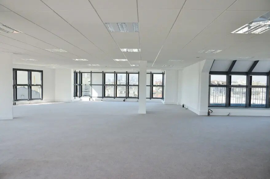 Bureau dans Asnières-sur-Seine à louer - Photo de l’immeuble – Image 2 sur 7