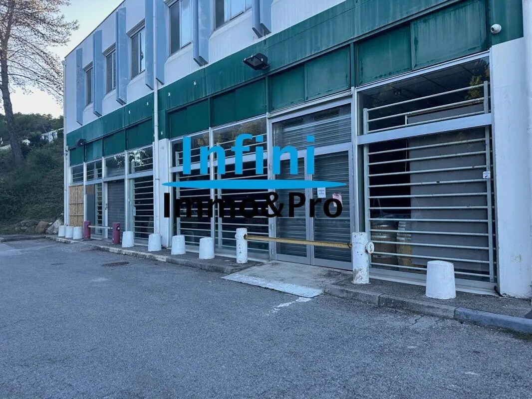 Local commercial dans Vallauris à louer Photo de l’immeuble– Image 1 sur 3