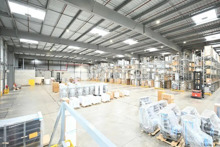 Industriel/Logistique dans Saint-Quentin-Fallavier à louer - Photo intérieure – Image 2 sur 12