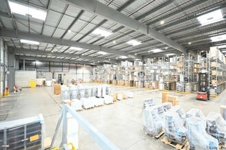 Industriel/Logistique dans Saint-Quentin-Fallavier à louer Photo intérieure– Image 2 sur 10