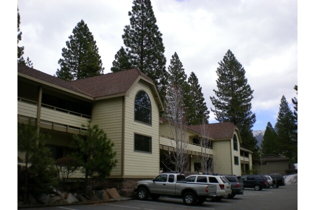 800 Southwood Blvd, Incline Village, NV à louer - Photo de l’immeuble – Image 3 sur 11