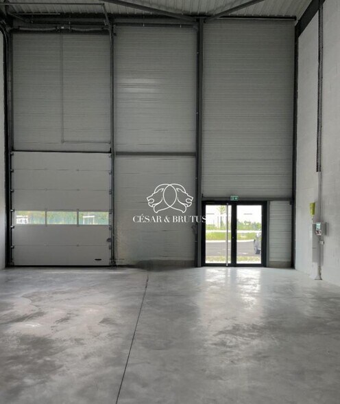 Industriel/Logistique dans Rillieux-la-Pape à vendre - Photo de l’immeuble – Image 2 sur 4