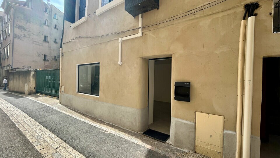 Bureau dans Carpentras à louer - Photo de l’immeuble – Image 2 sur 5