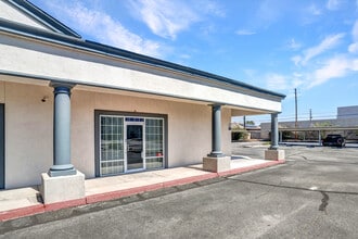 4160 S Pecos Rd, Las Vegas, NV à louer Photo intérieure– Image 2 sur 23