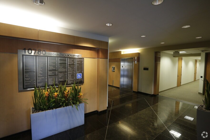 10780 Santa Monica Blvd, Los Angeles, CA à louer - Photo intérieure – Image 3 sur 7