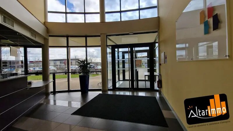 Bureau dans Chartres à louer Hall d’entrée– Image 1 sur 20