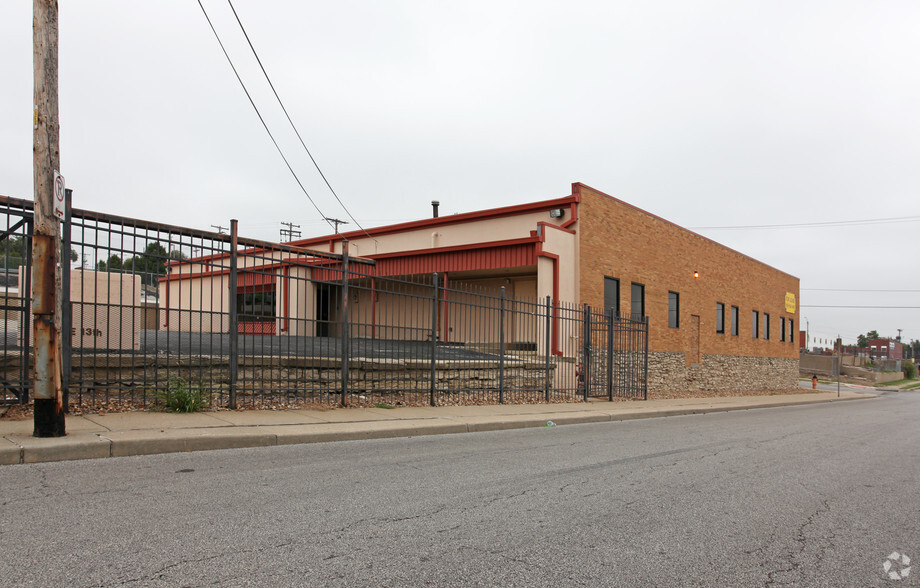 1120 E 13th St, Kansas City, MO à louer - Photo de l’immeuble – Image 1 sur 5