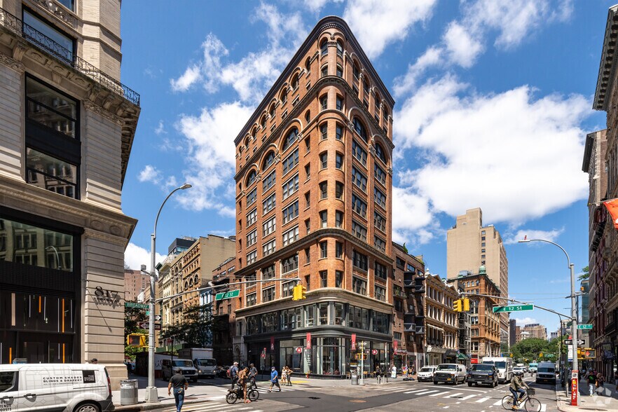821 Broadway, New York, NY à louer - Photo de l’immeuble – Image 1 sur 4