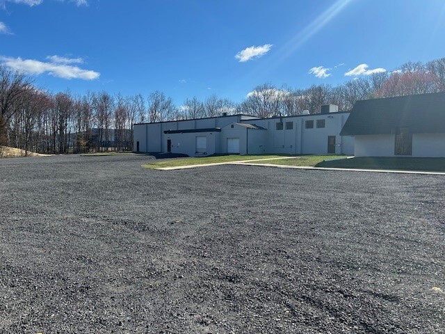 1225 Tunnel Rd, Perkasie, PA à louer - Photo de l’immeuble – Image 3 sur 7