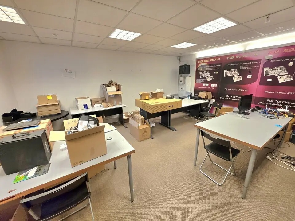 Industriel/Logistique dans Saint-Laurent-du-Var à louer Photo intérieure– Image 1 sur 10