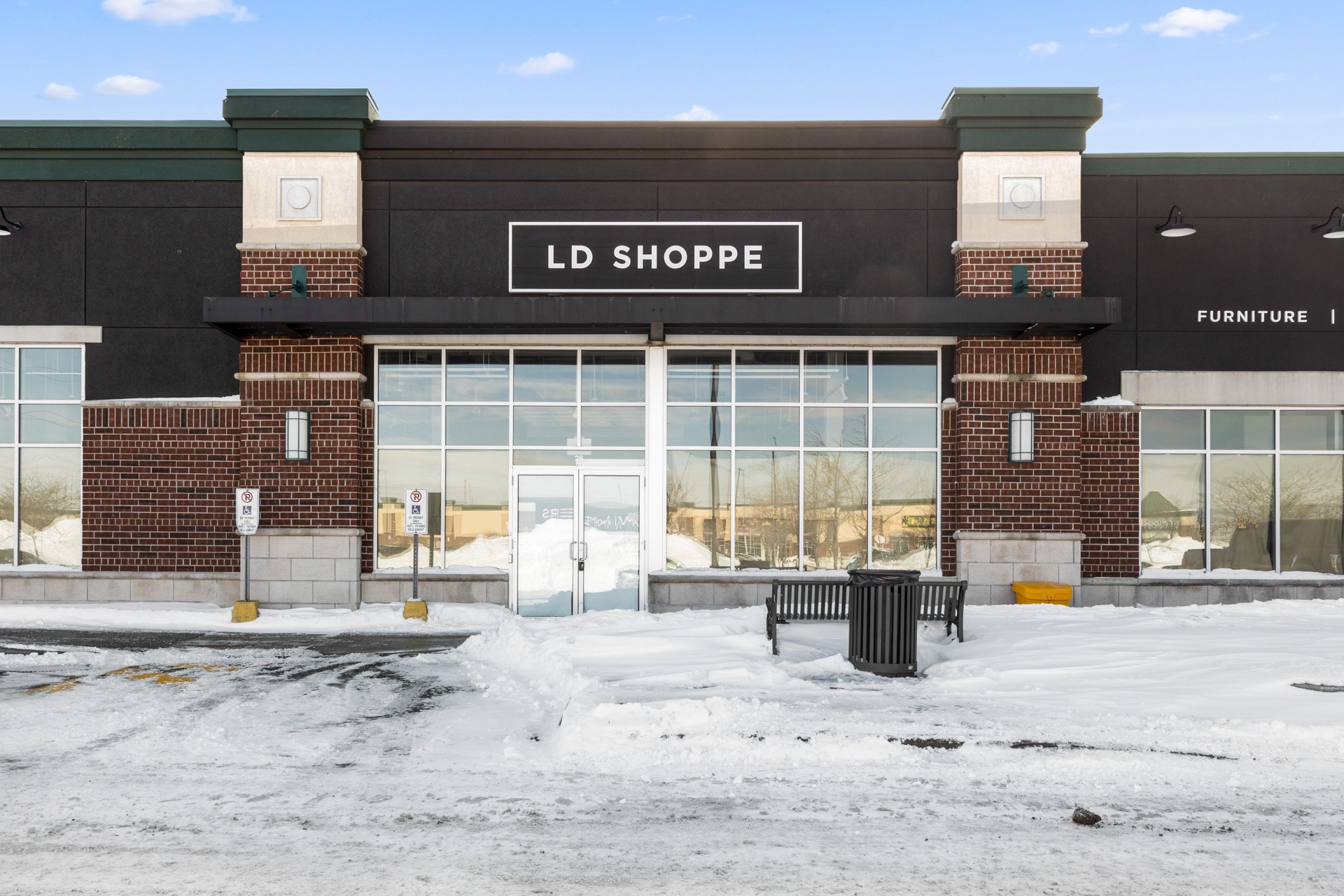 100 Trainyards Dr, Ottawa, ON à louer Photo de l’immeuble– Image 1 sur 33