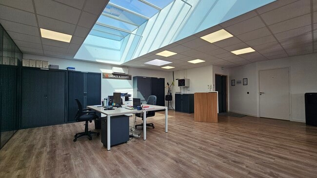 Plus de détails pour Avenue Georges Clémenceau, Bry-sur-Marne - Bureau à louer