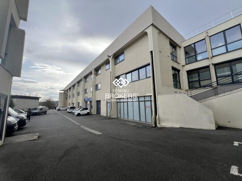 Local commercial dans Palaiseau à louer - Photo de l’immeuble – Image 1 sur 5