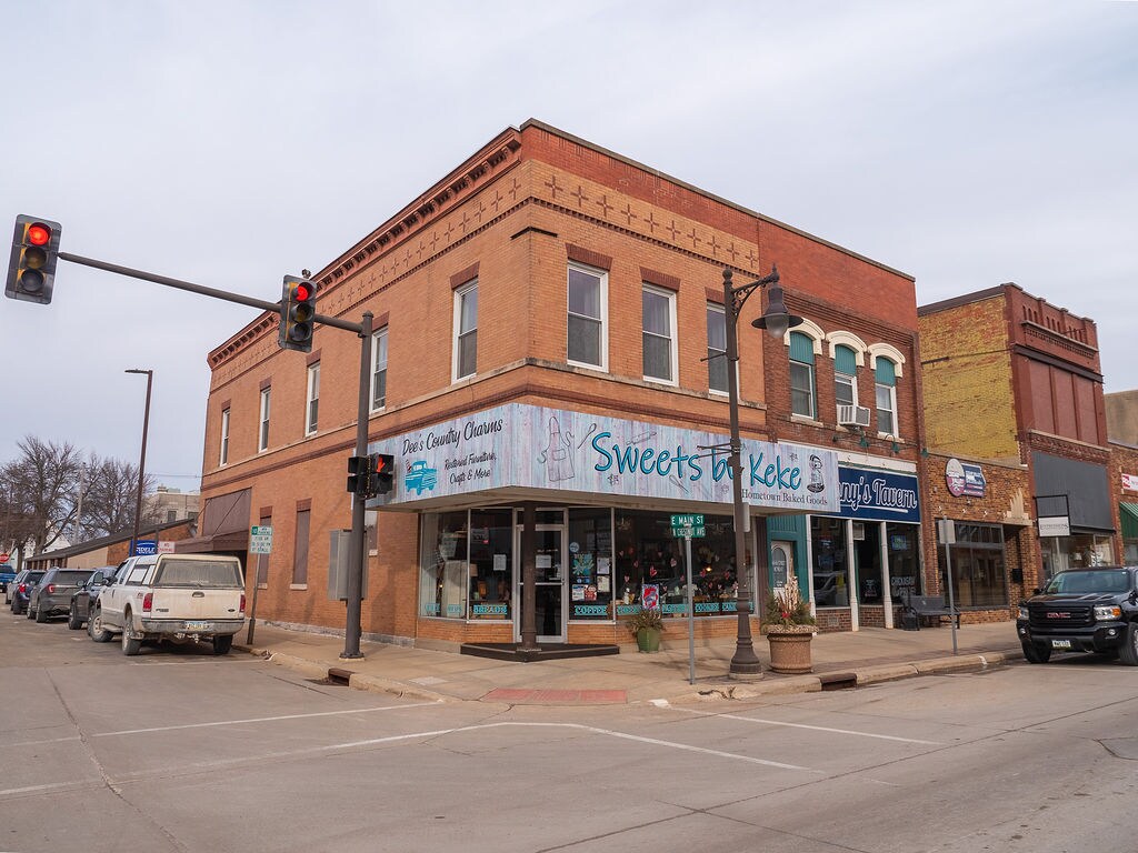 2 E Main St, New Hampton, IA à vendre Photo principale– Image 1 sur 25