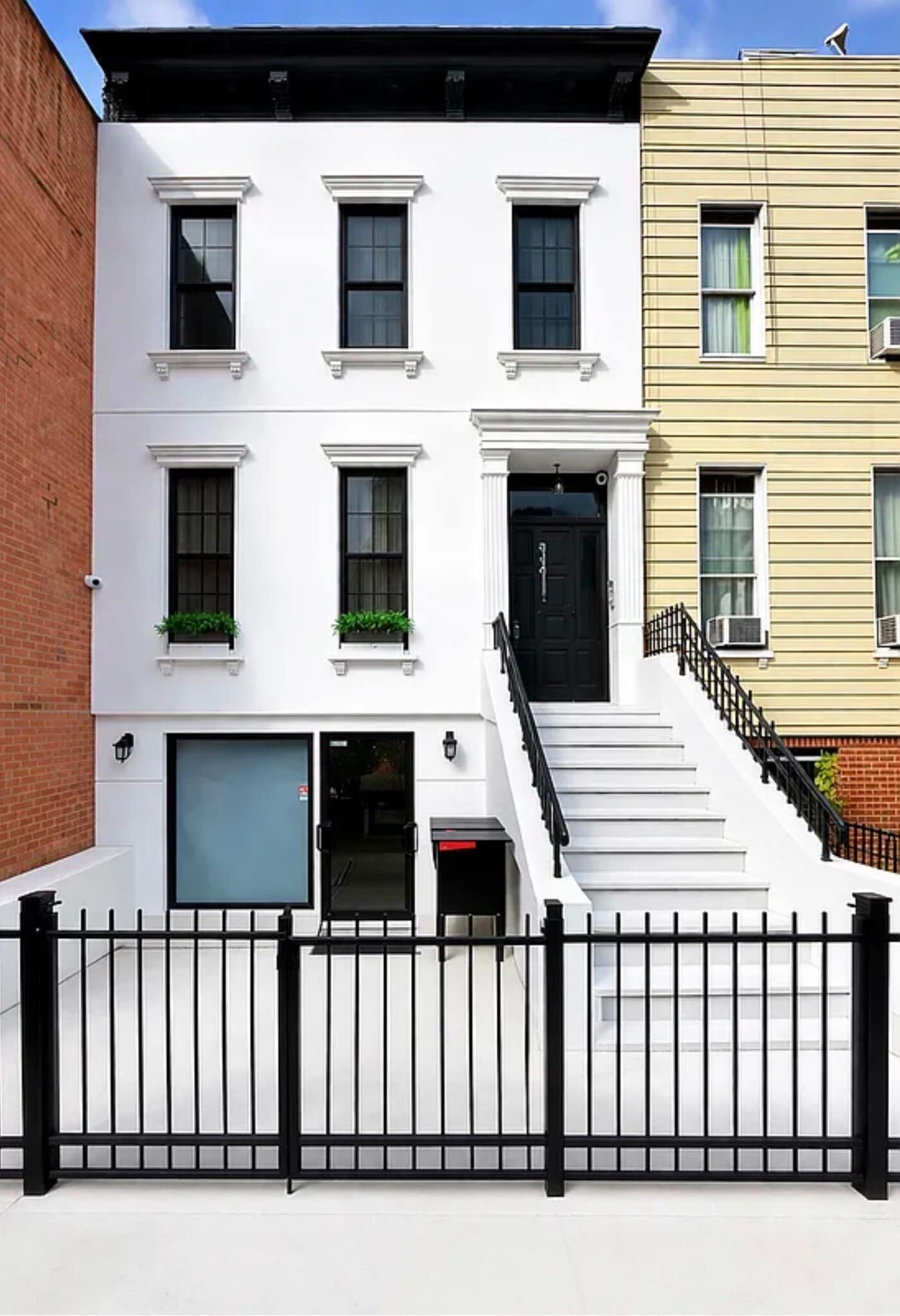989 Halsey St, Brooklyn, NY à louer Photo de l’immeuble– Image 1 sur 6