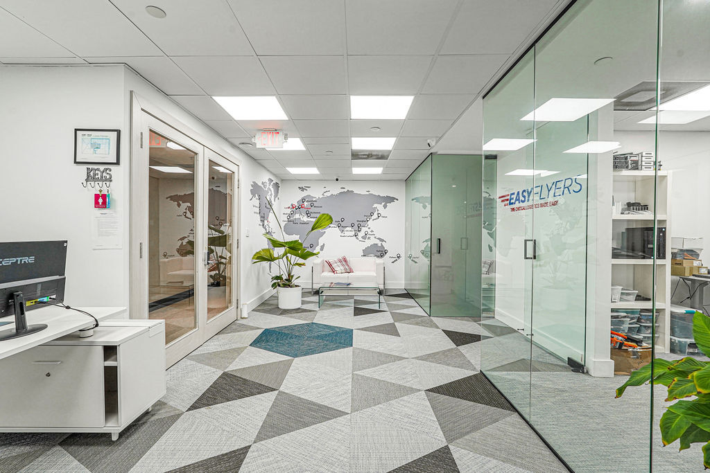 1110 Brickell Ave, Miami, FL 33131 - Lot 700 - - Photo intérieure - Image 2 of 67