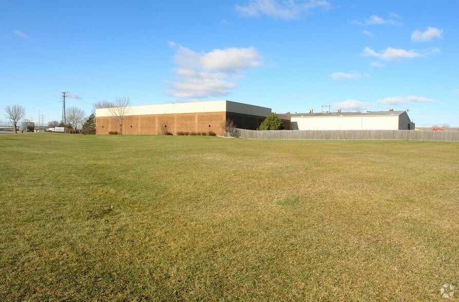 5626 21st St, Racine, WI à louer - Photo de l’immeuble – Image 2 sur 2
