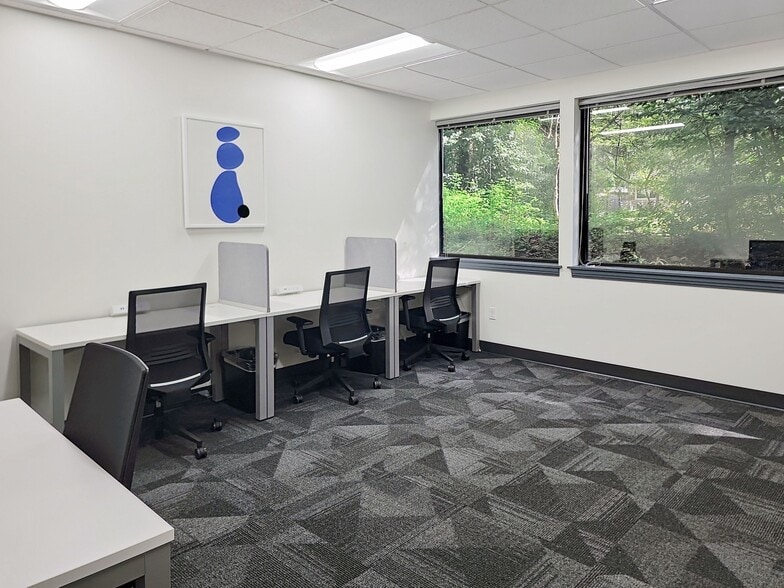 371 NE Gilman Blvd, Issaquah, WA à louer - Photo intérieure – Image 1 sur 13