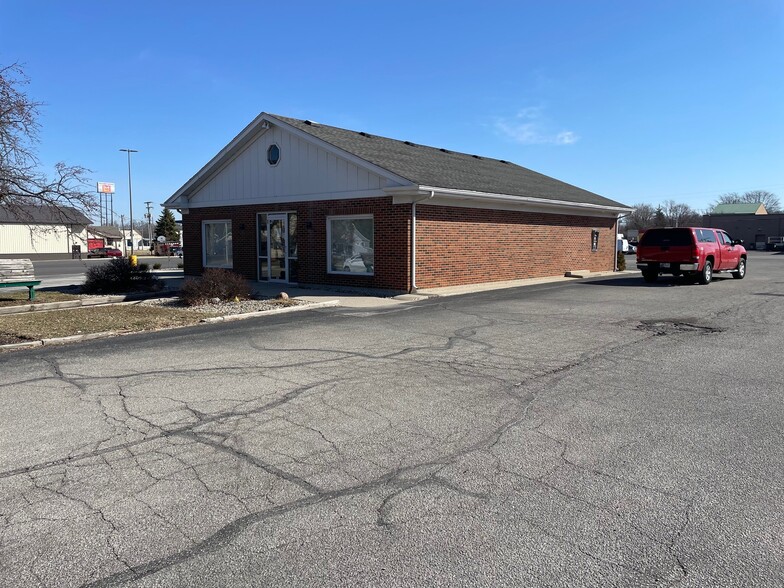 7017 Old Trail Rd, Fort Wayne, IN à vendre - Photo de l’immeuble – Image 2 sur 7