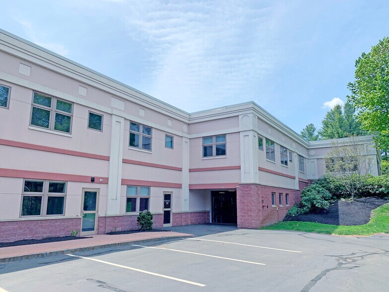 755 Banfield Rd, Portsmouth, NH à louer - Photo de l’immeuble – Image 2 sur 6