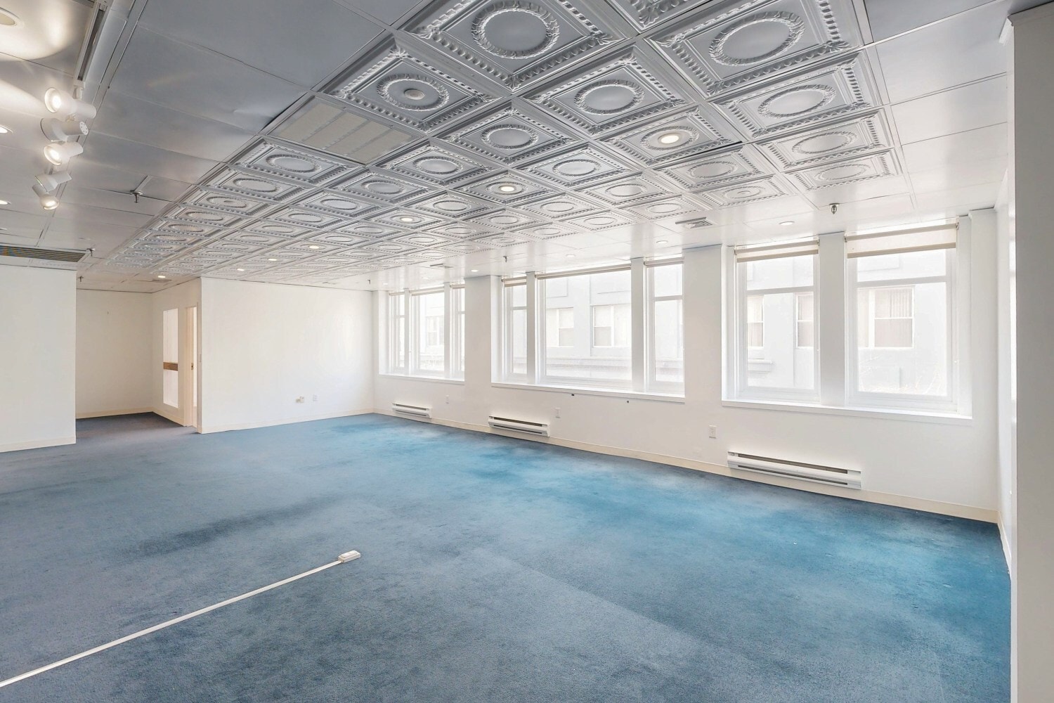 552 Massachusetts Ave, Cambridge, MA à louer Photo intérieure– Image 1 sur 12