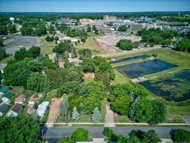 702 Chestnut Ave, Marshfield, WI à vendre - Photo de l’immeuble – Image 3 sur 18