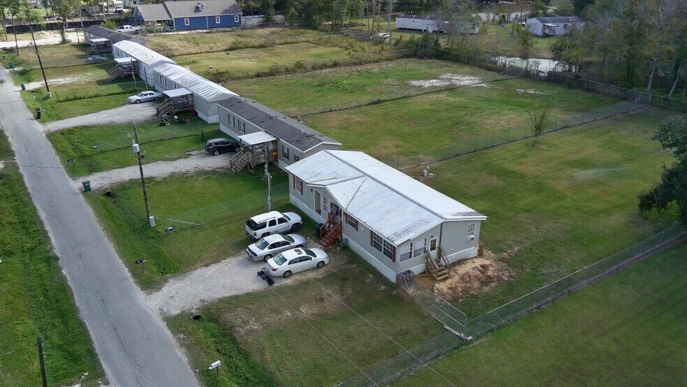 264-366 County Road 328 N, Cleveland, TX à vendre - Photo de l’immeuble – Image 3 sur 11