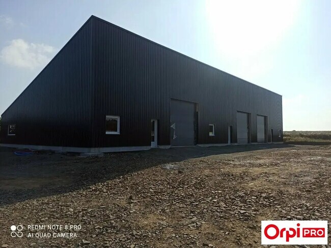 Plus de détails pour Local d'activités à louer