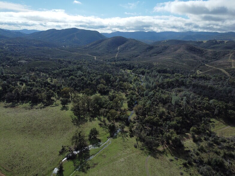 5877 State 49 hwy, Mariposa, CA à vendre - Photo de l’immeuble – Image 3 sur 19