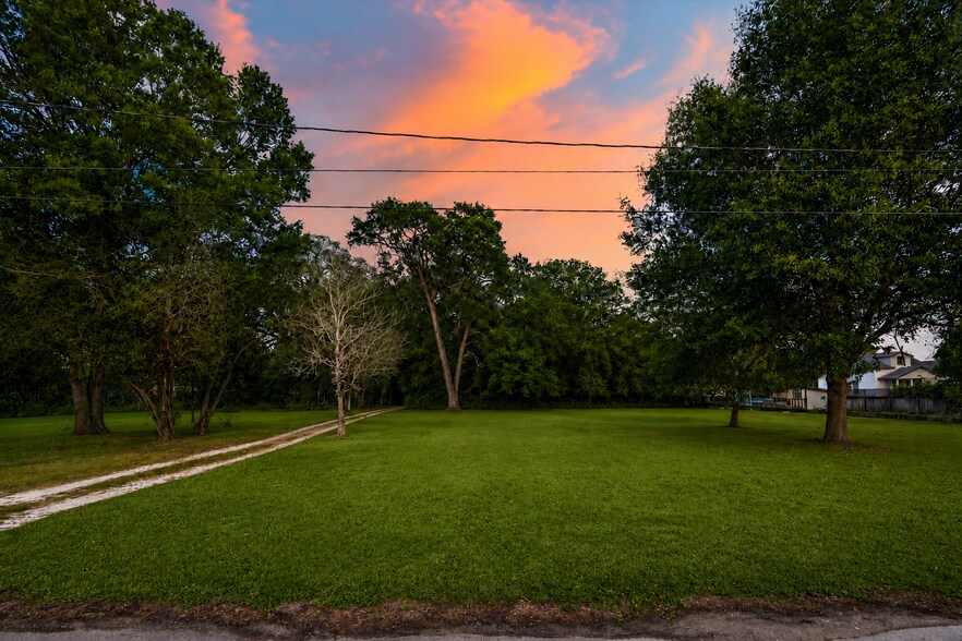 8407 Wilson St, Fulshear, TX à vendre - Photo de l’immeuble – Image 2 sur 14