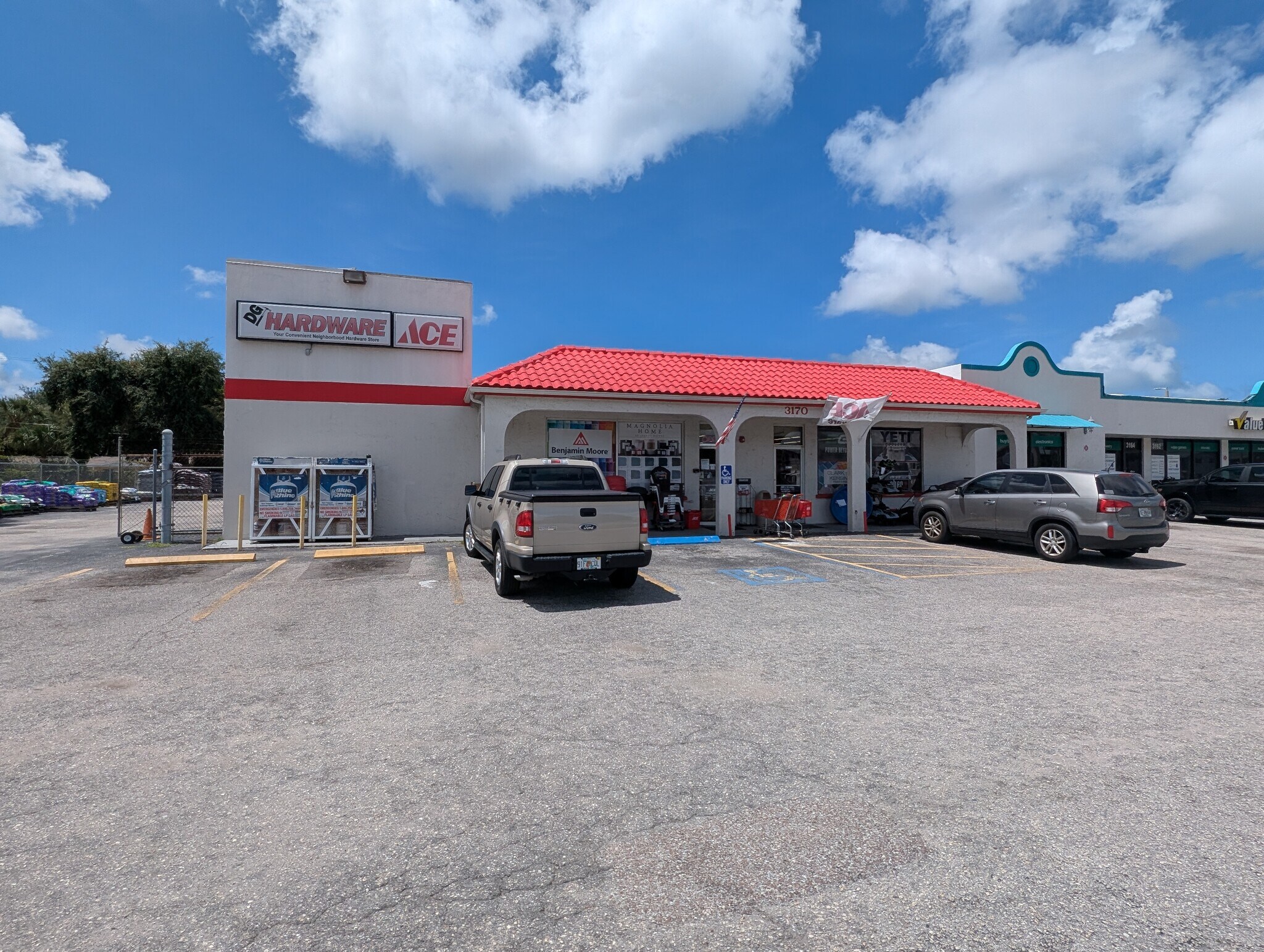 3170 Bee Ridge Rd, Sarasota, FL à vendre Photo de l’immeuble– Image 1 sur 12