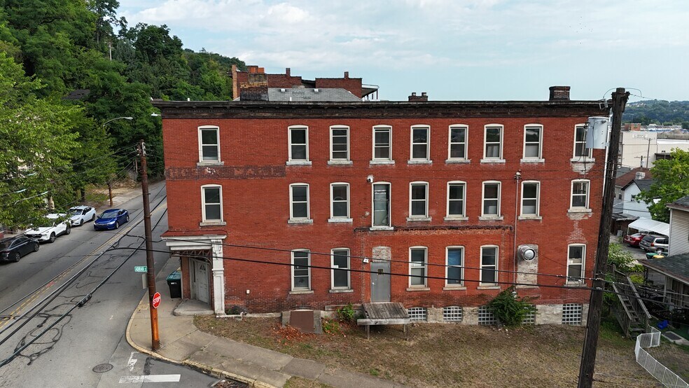 900 Island Ave, McKees Rocks, PA à vendre - Photo de l’immeuble – Image 3 sur 36