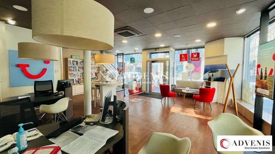 Local commercial dans Bordeaux à louer - Hall d’entrée – Image 3 sur 11